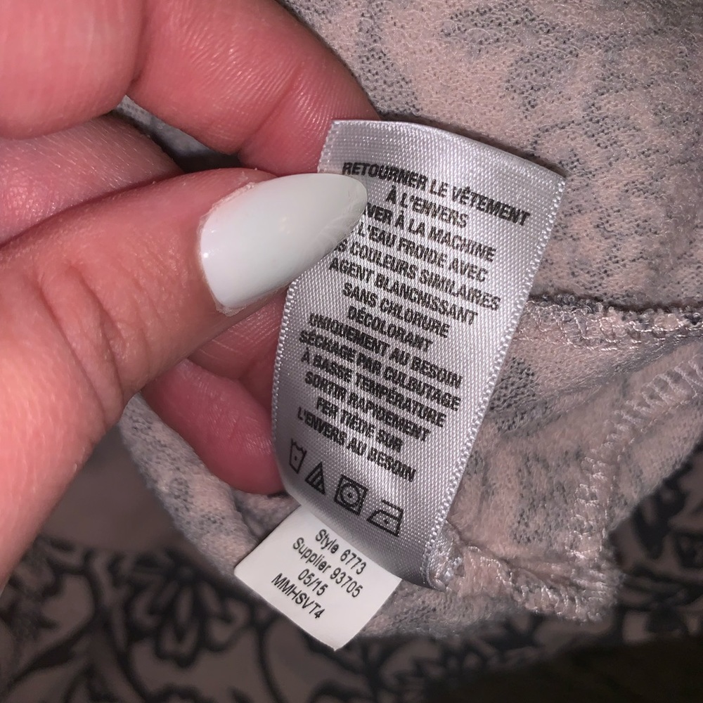 Aeropostale Baby Pink/Gray Floral Pull Over Hoodie - Picture 6 of 6